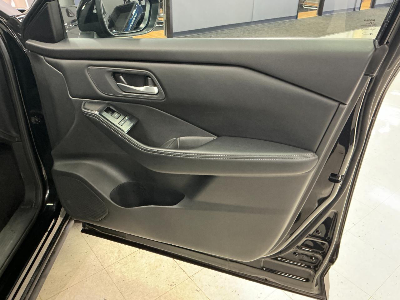 Nissan Rogue AWD SV 2025