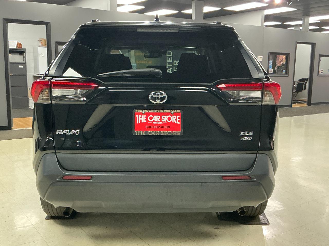 Toyota RAV4 XLE AWD (Natl) 2021