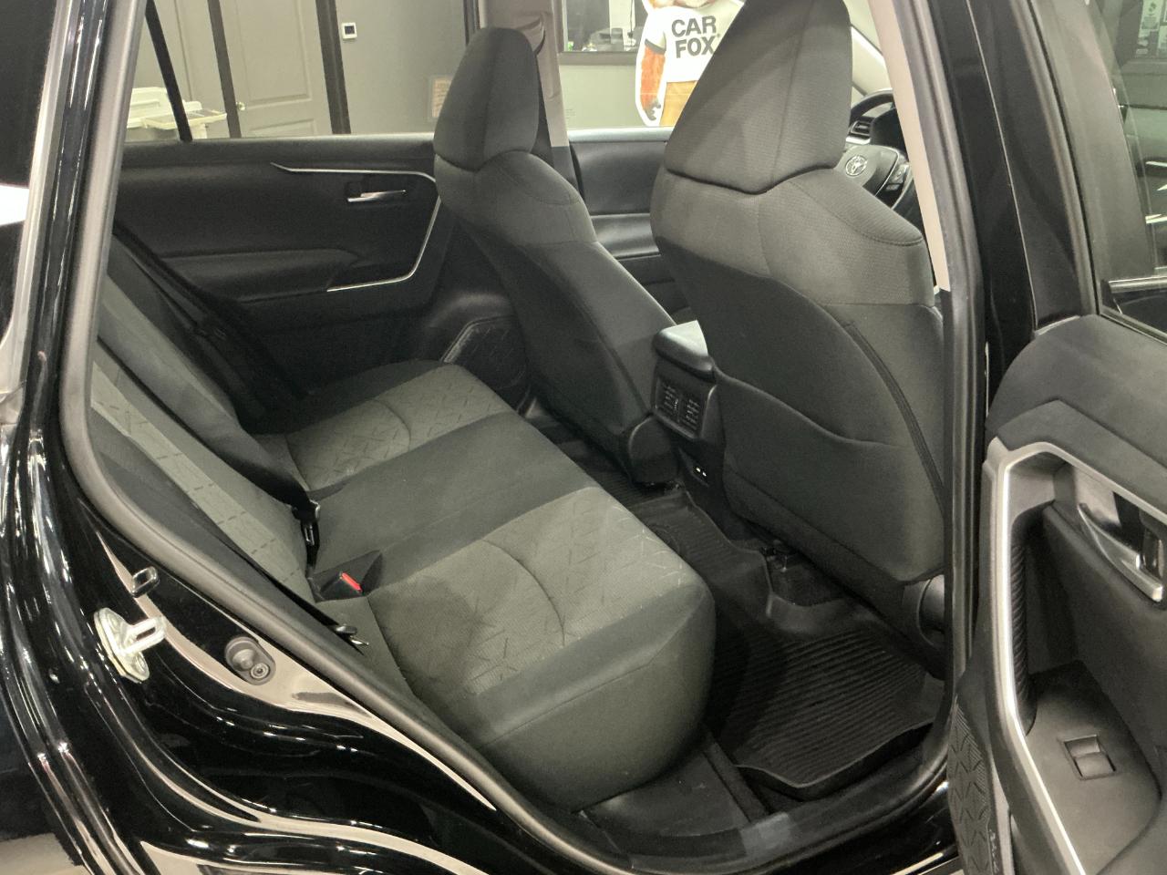 Toyota RAV4 XLE AWD (Natl) 2021