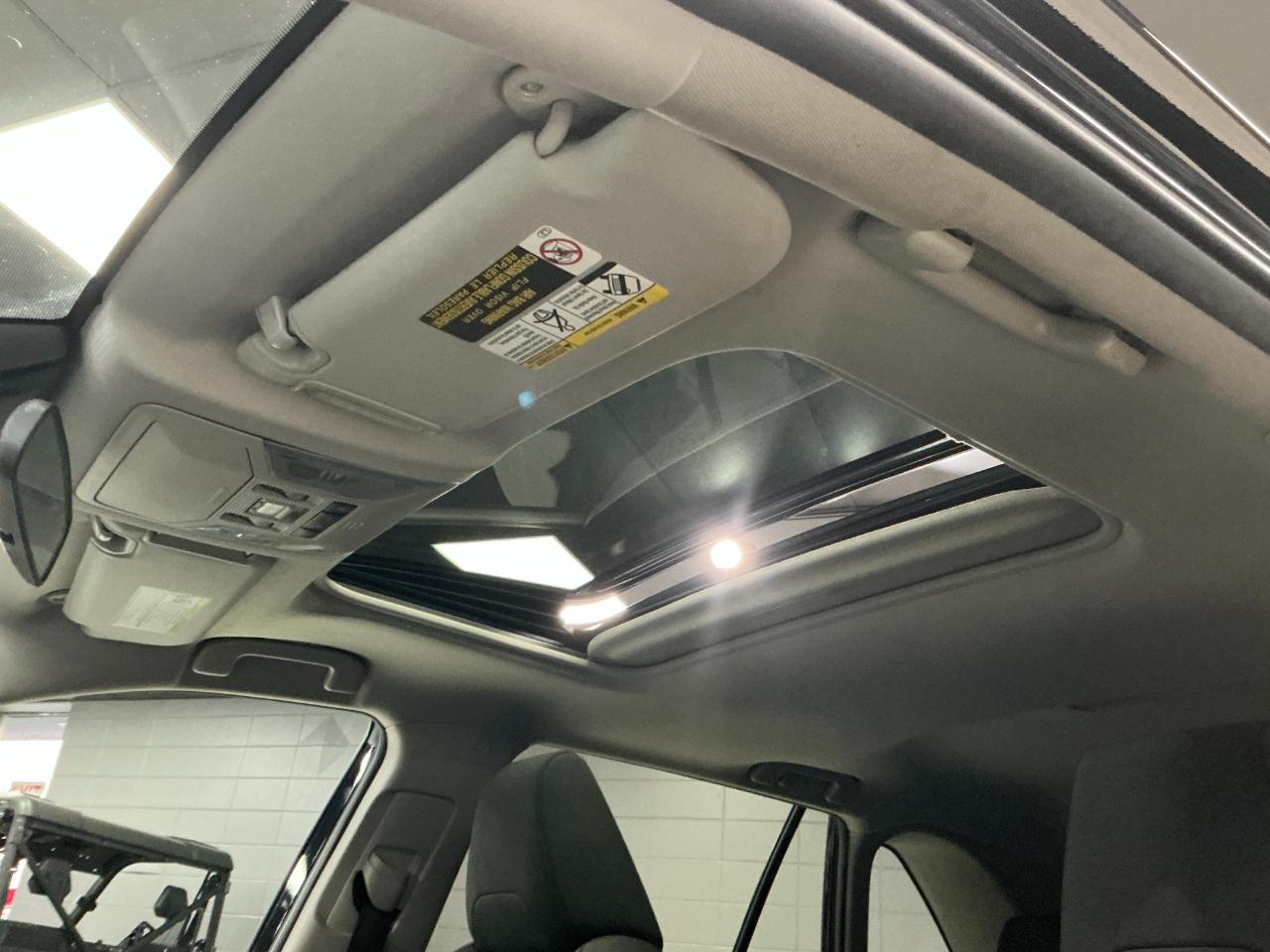 Toyota RAV4 XLE AWD (Natl) 2021