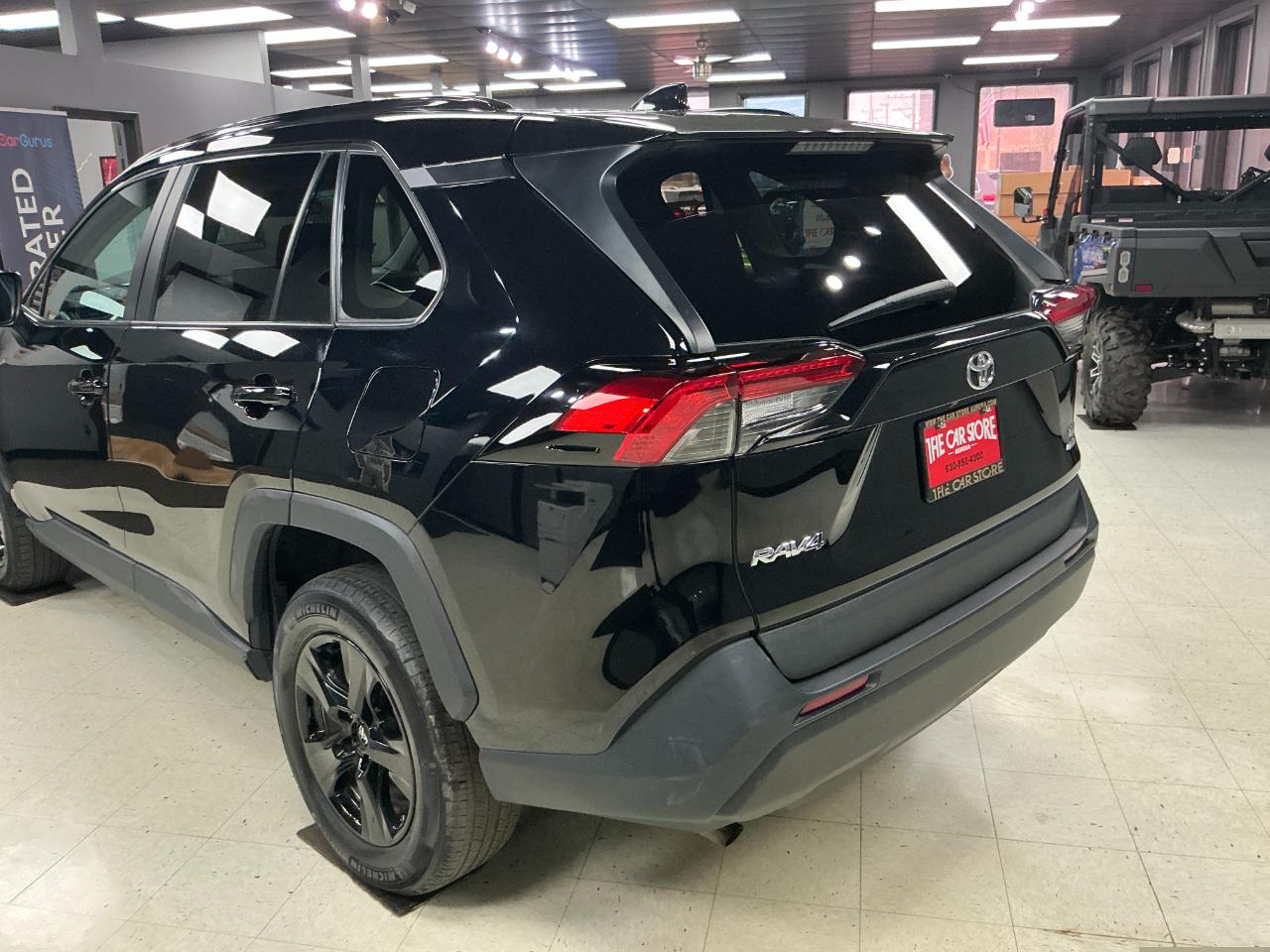 Toyota RAV4 XLE AWD (Natl) 2021