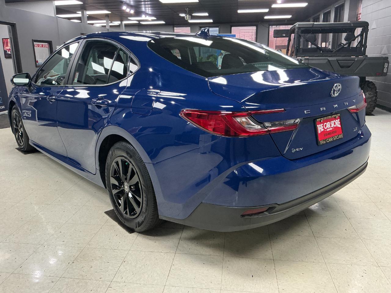 Toyota Camry LE (Natl) 2025