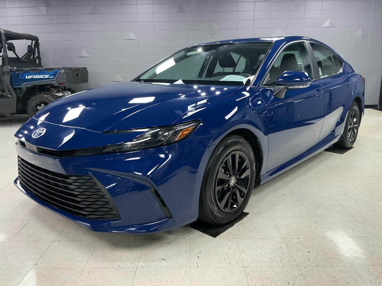 Toyota Camry LE (Natl) 2025