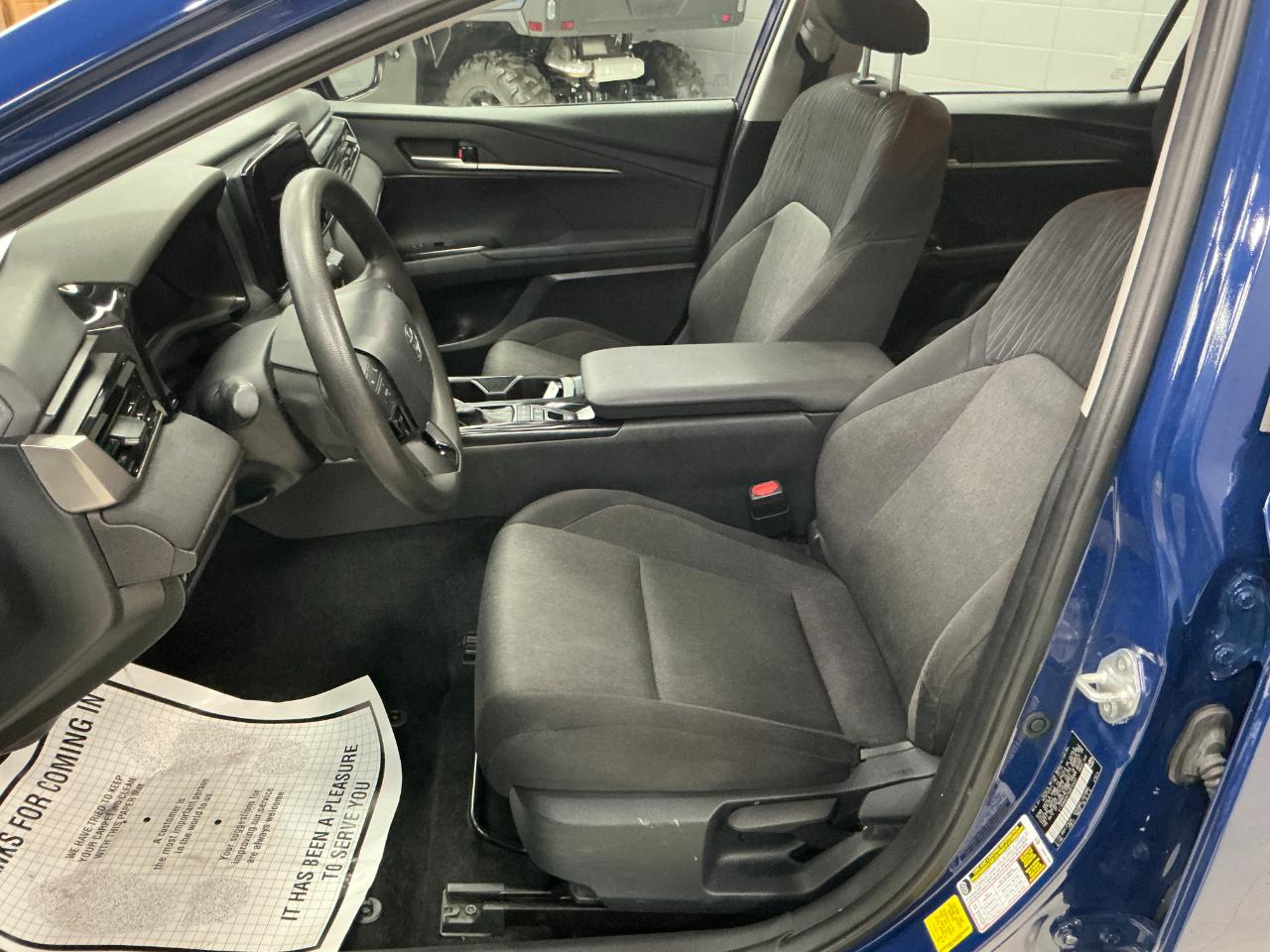 Toyota Camry LE (Natl) 2025