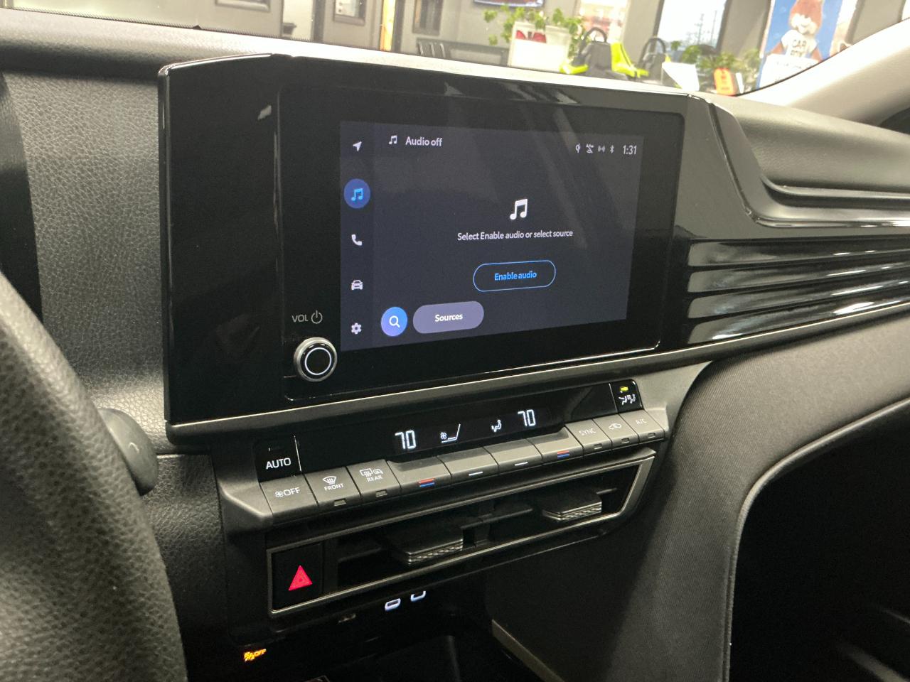 Toyota Camry LE (Natl) 2025