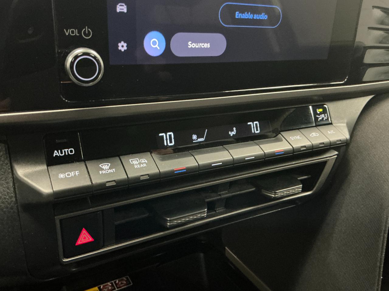 Toyota Camry LE (Natl) 2025