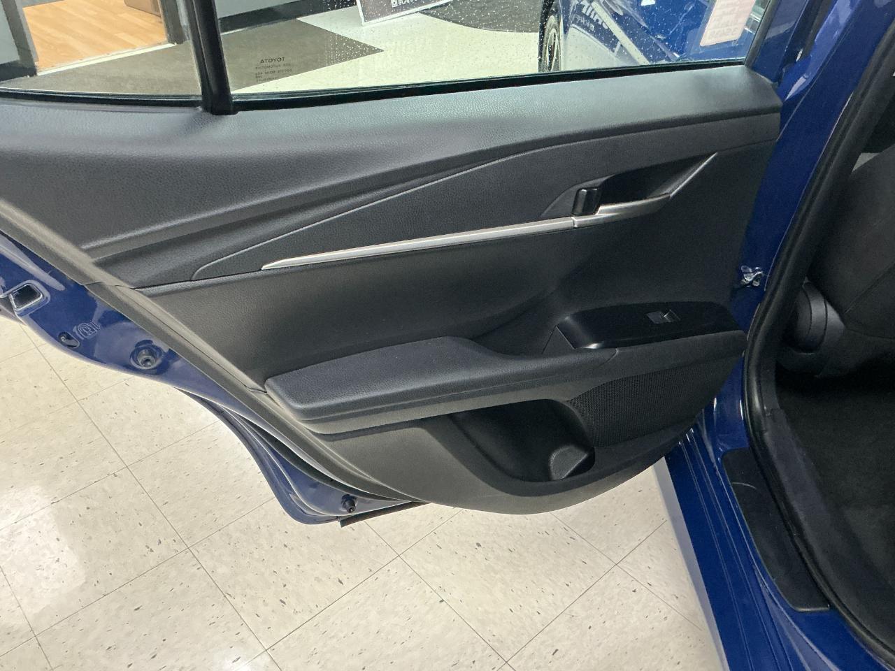 Toyota Camry LE (Natl) 2025