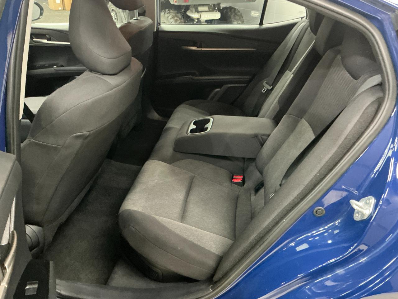 Toyota Camry LE (Natl) 2025