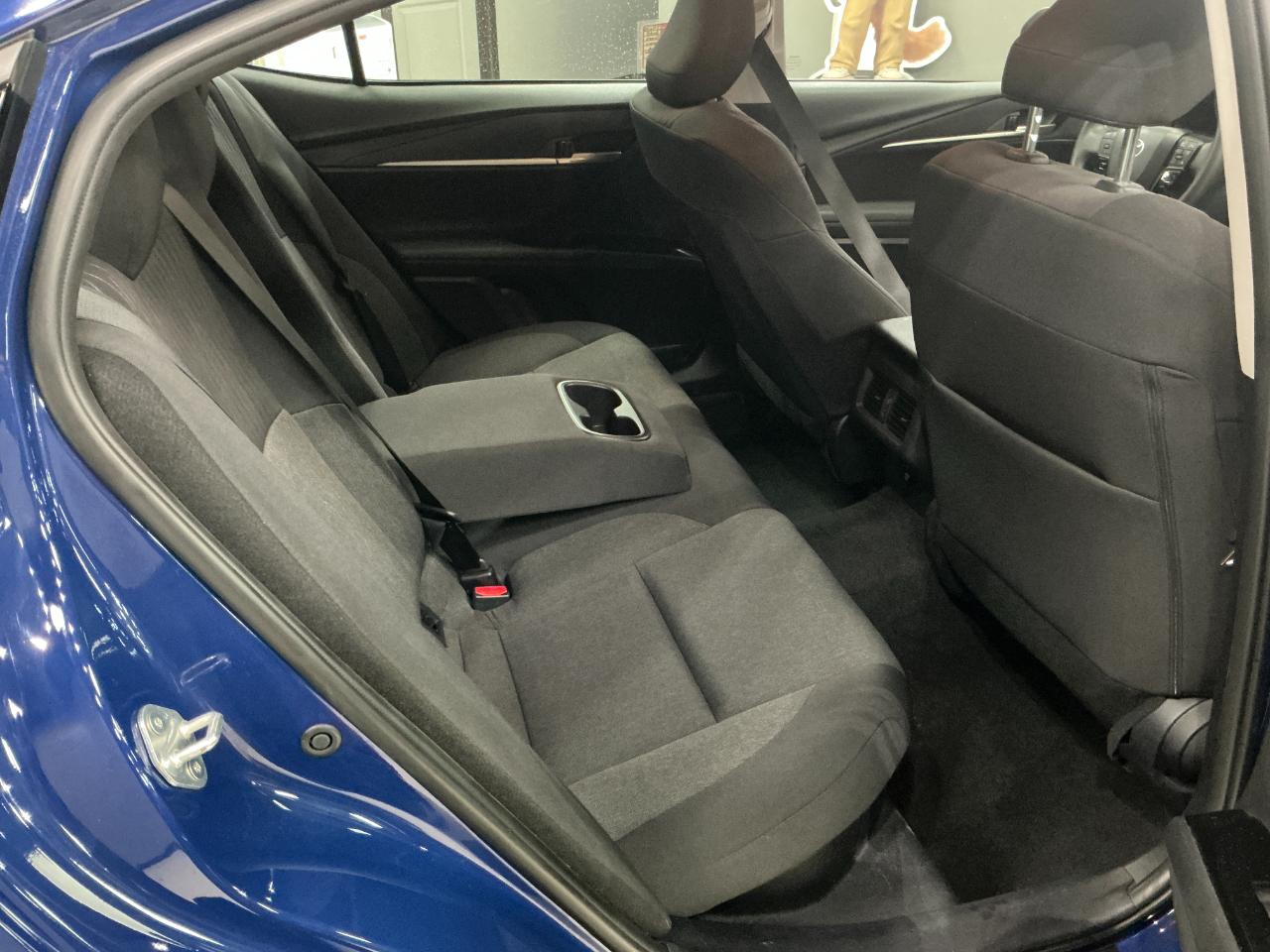 Toyota Camry LE (Natl) 2025