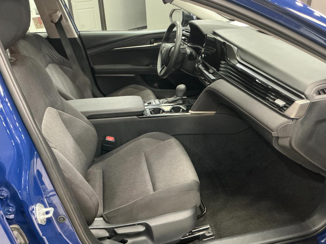 Toyota Camry LE (Natl) 2025