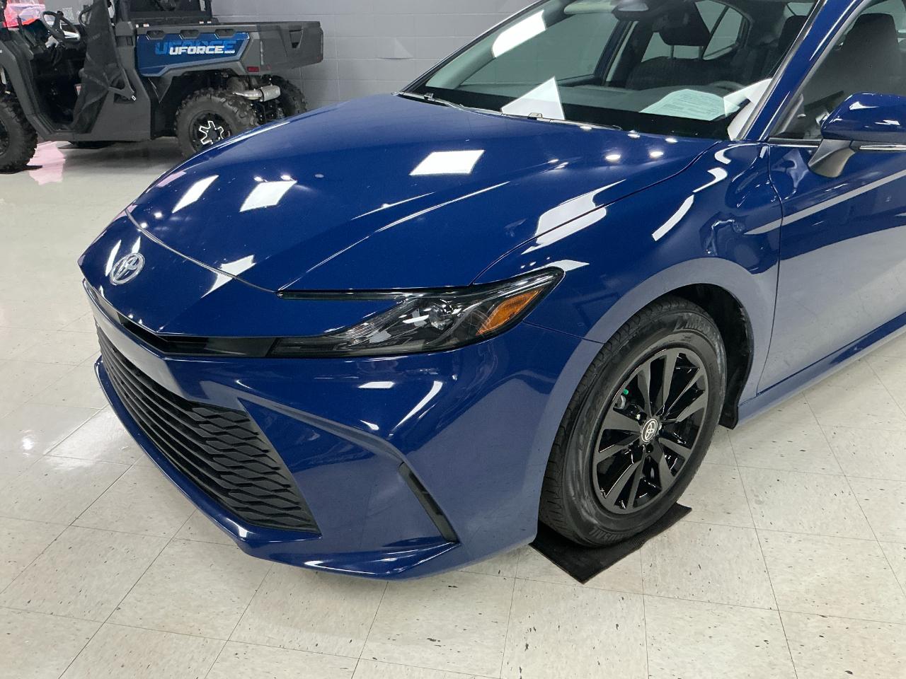 Toyota Camry LE (Natl) 2025