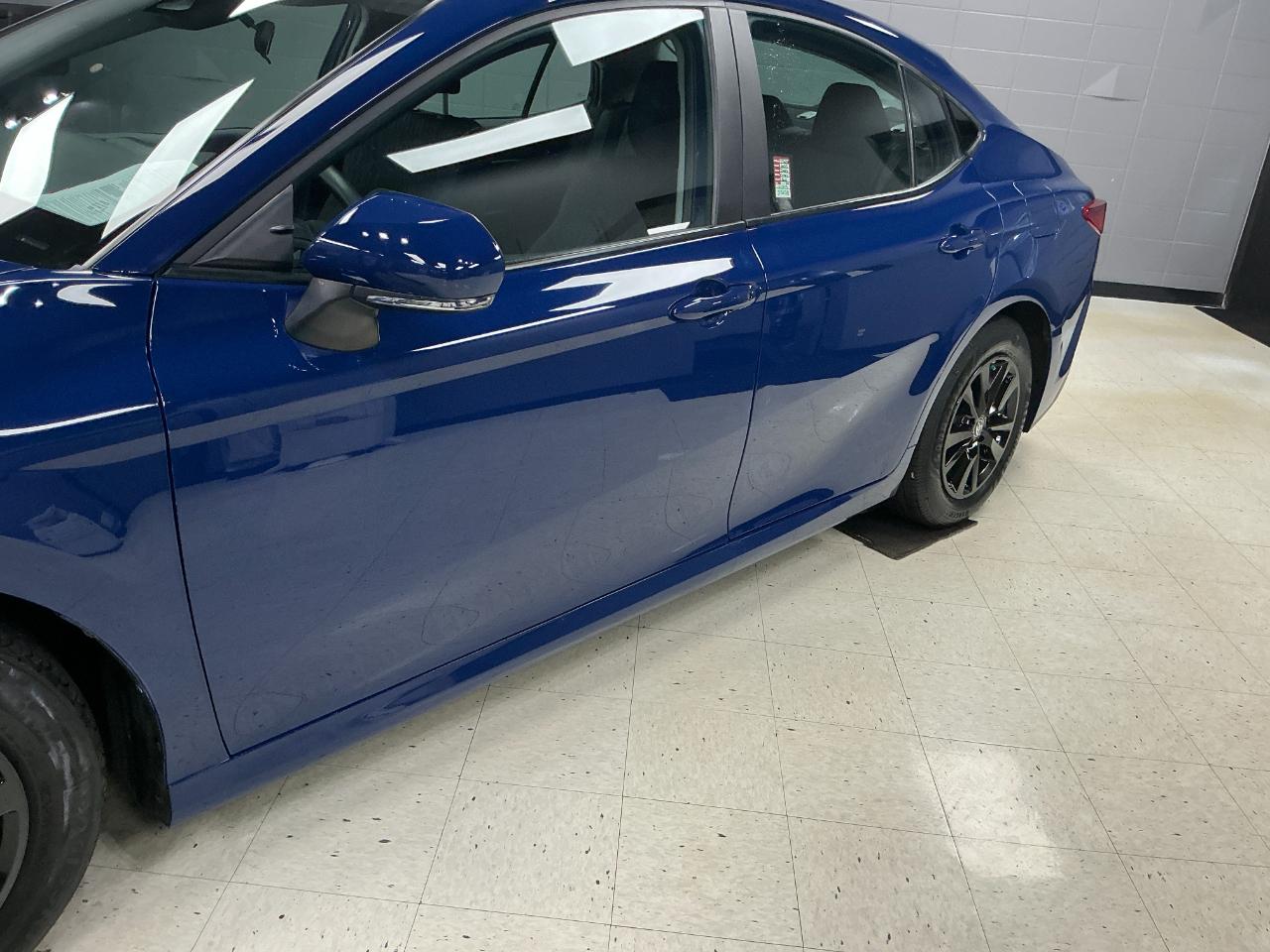 Toyota Camry LE (Natl) 2025