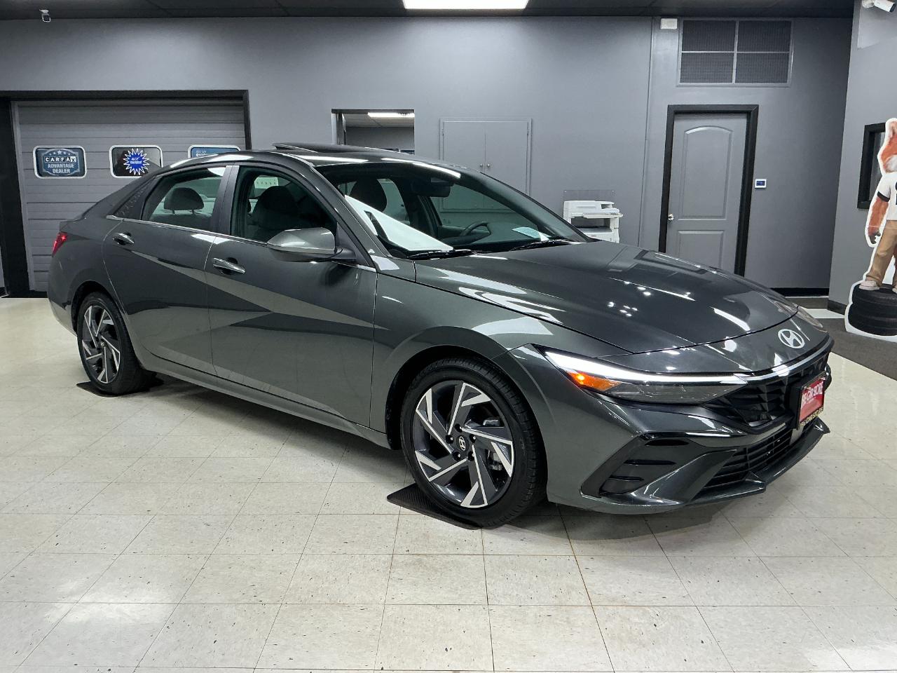 Hyundai Elantra SEL Convenience IVT 2025