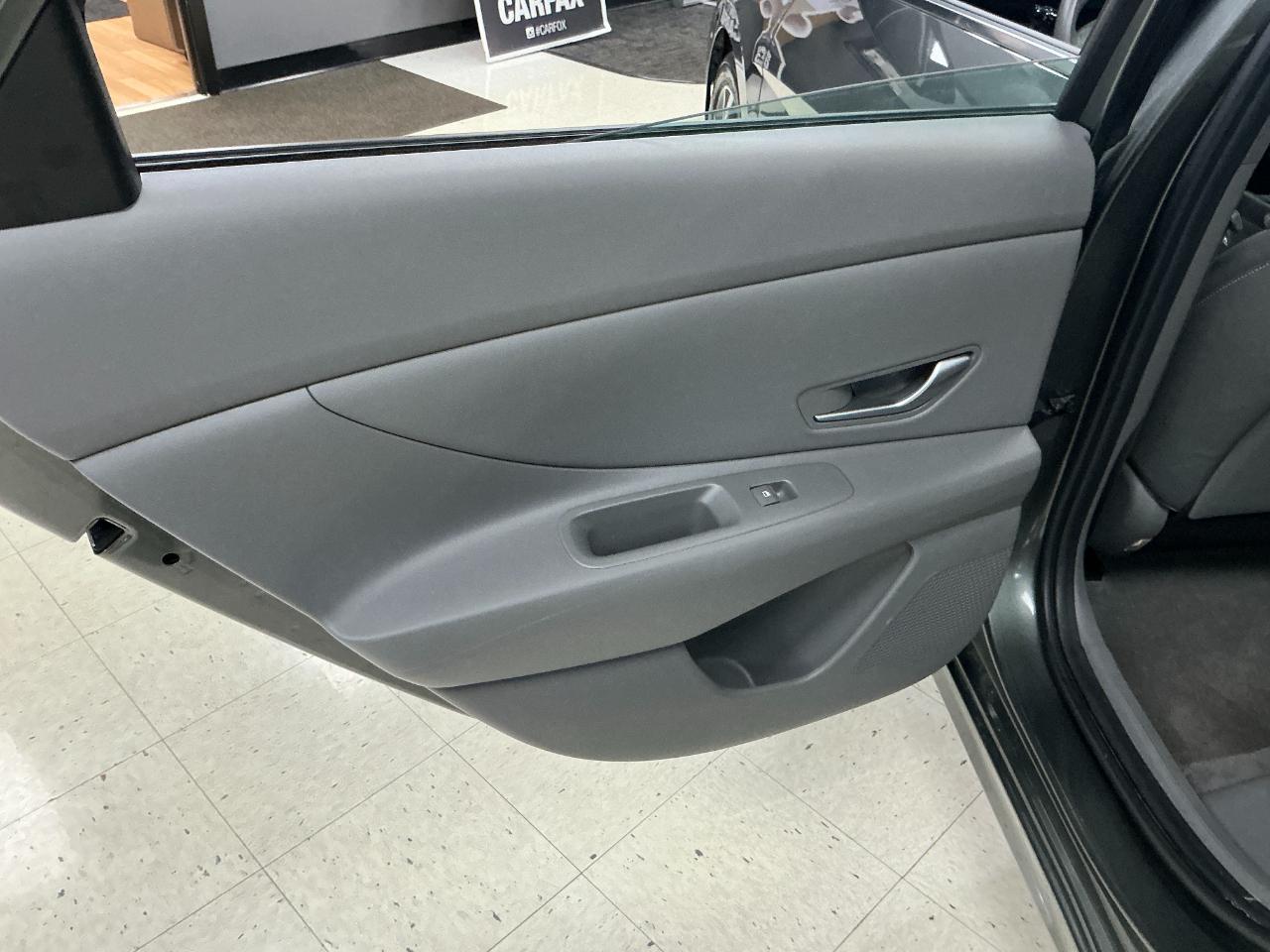 Hyundai Elantra SEL Convenience IVT 2025