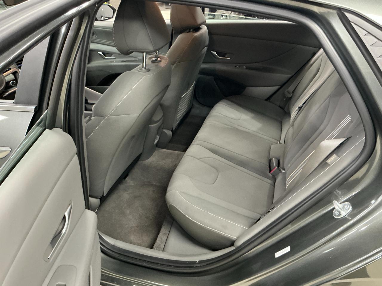 Hyundai Elantra SEL Convenience IVT 2025