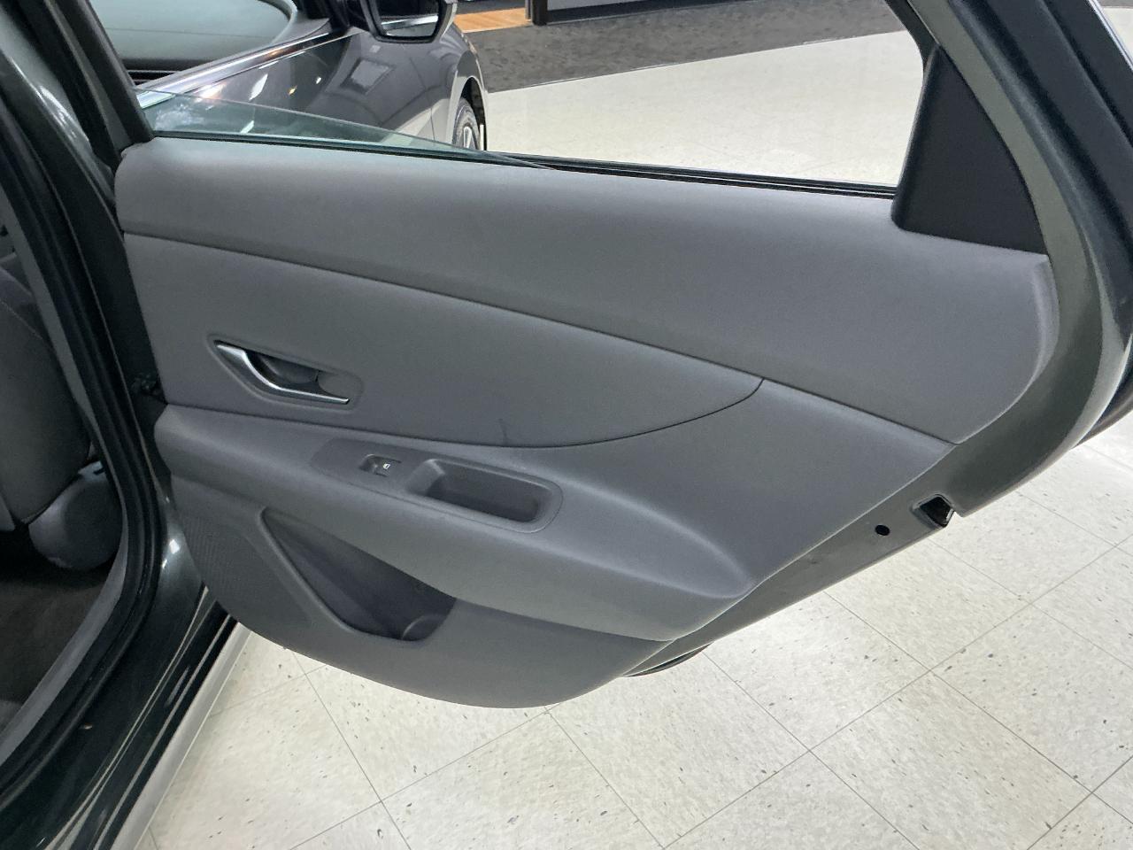 Hyundai Elantra SEL Convenience IVT 2025