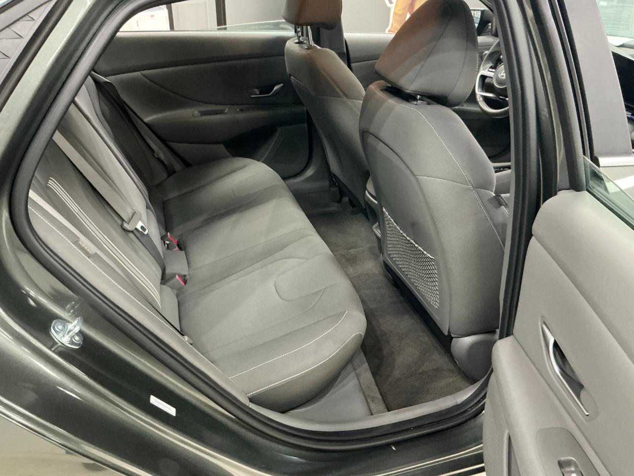 Hyundai Elantra SEL Convenience IVT 2025