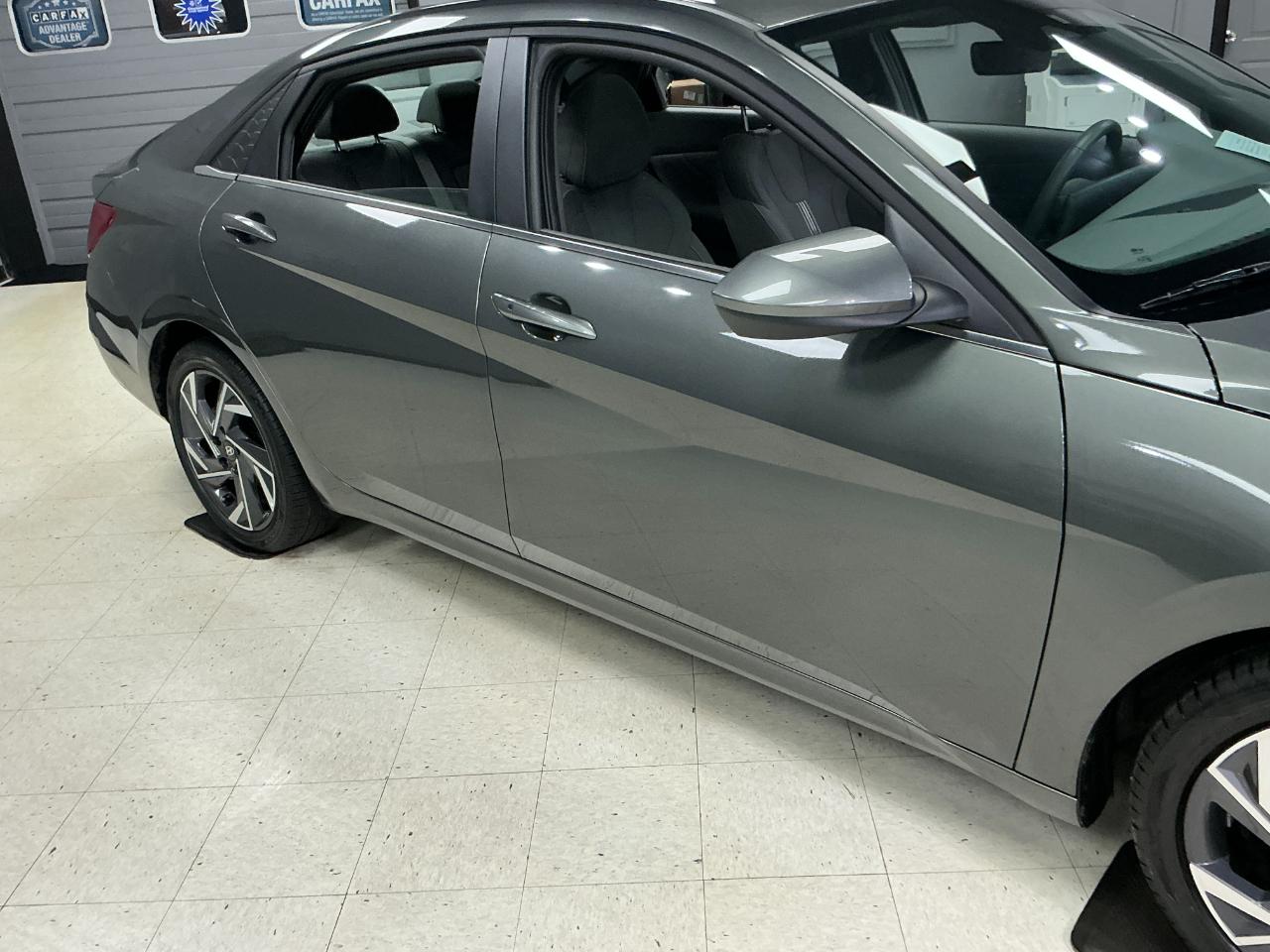 Hyundai Elantra SEL Convenience IVT 2025