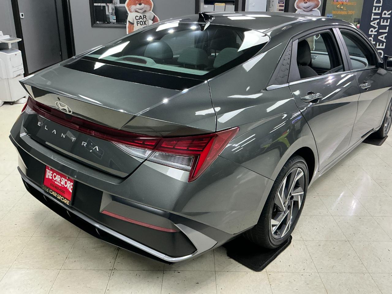 Hyundai Elantra SEL Convenience IVT 2025