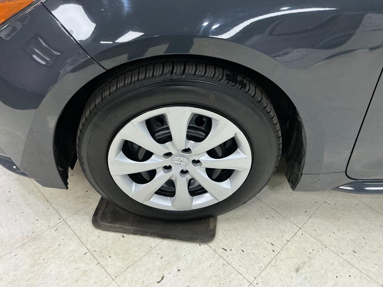 Toyota Corolla LE CVT (Natl) 2024