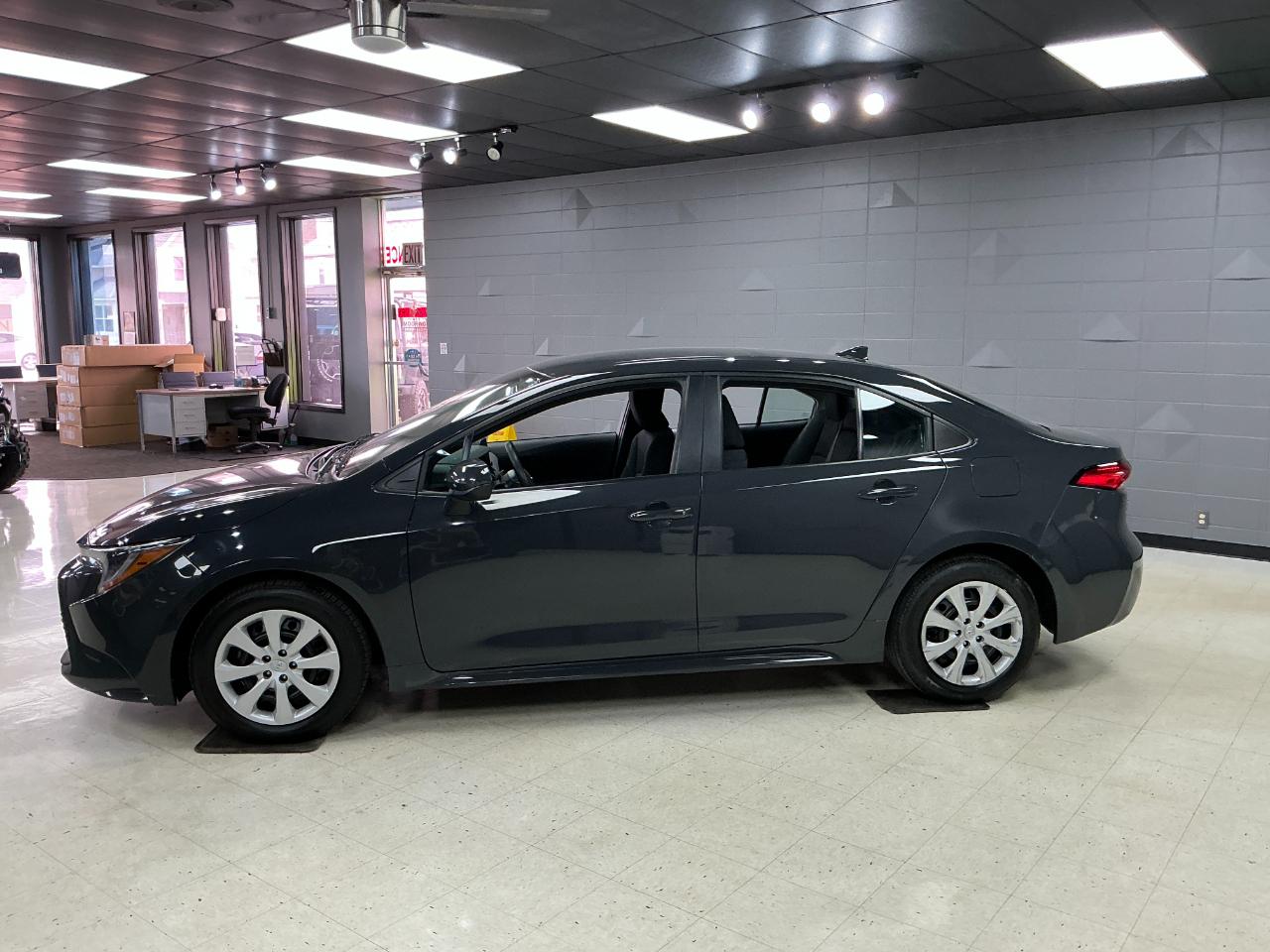 Toyota Corolla LE CVT (Natl) 2024