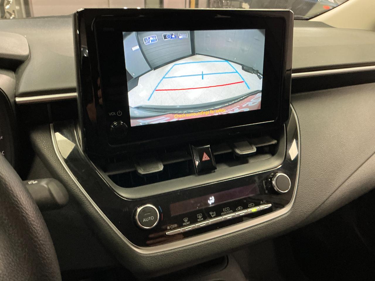 Toyota Corolla LE CVT (Natl) 2024