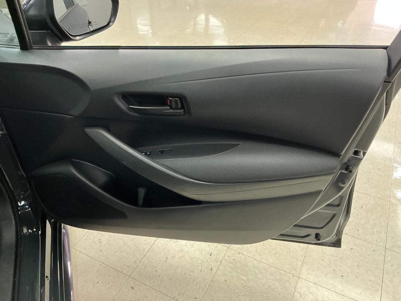 Toyota Corolla LE CVT (Natl) 2024