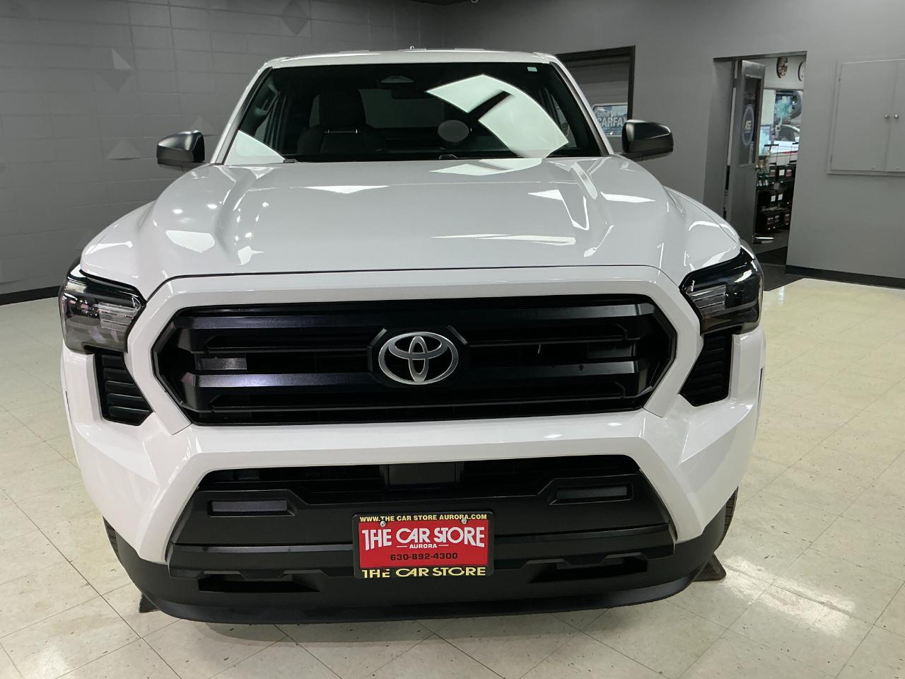 Toyota Tacoma 2WD SR XtraCab 6' Bed AT (Natl) 2024
