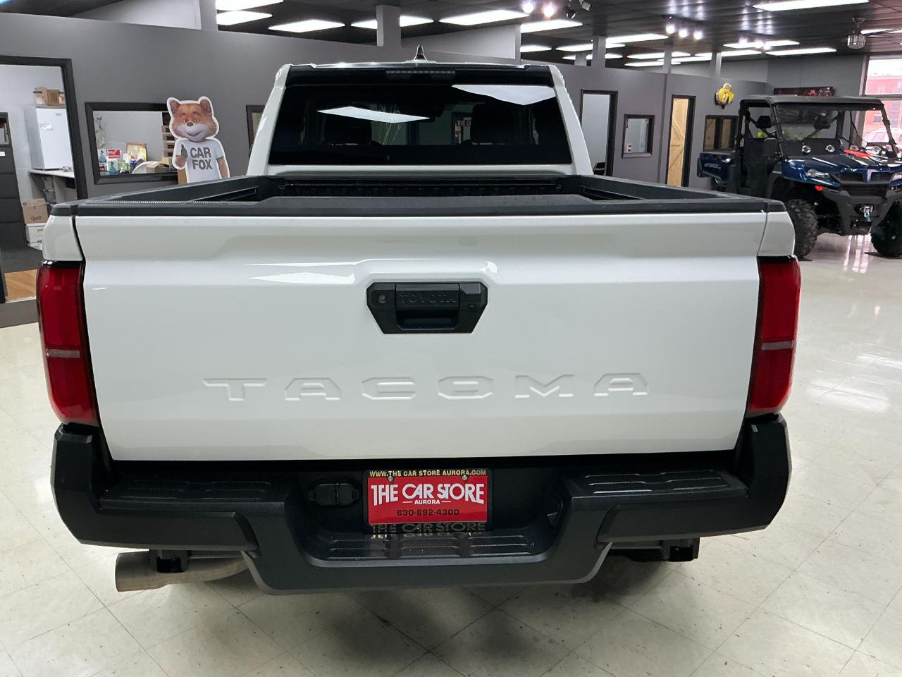 Toyota Tacoma 2WD SR XtraCab 6' Bed AT (Natl) 2024