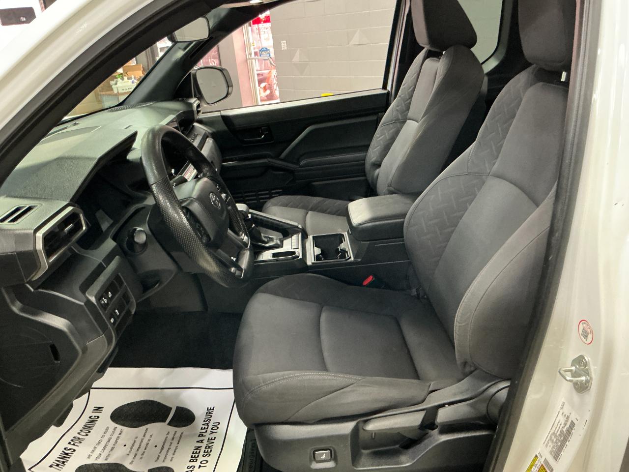 Toyota Tacoma 2WD SR XtraCab 6' Bed AT (Natl) 2024