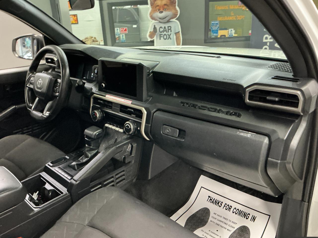 Toyota Tacoma 2WD SR XtraCab 6' Bed AT (Natl) 2024