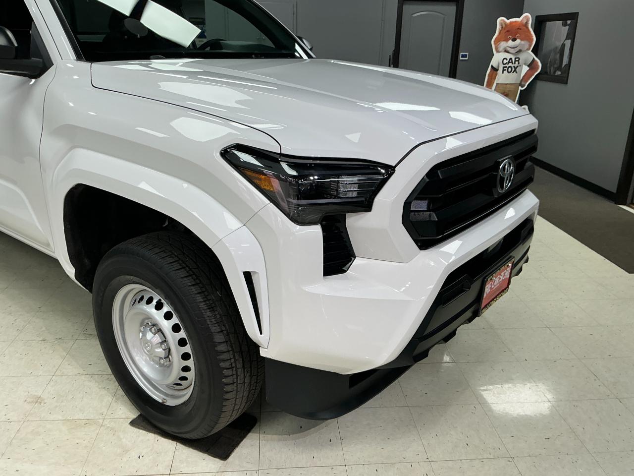 Toyota Tacoma 2WD SR XtraCab 6' Bed AT (Natl) 2024