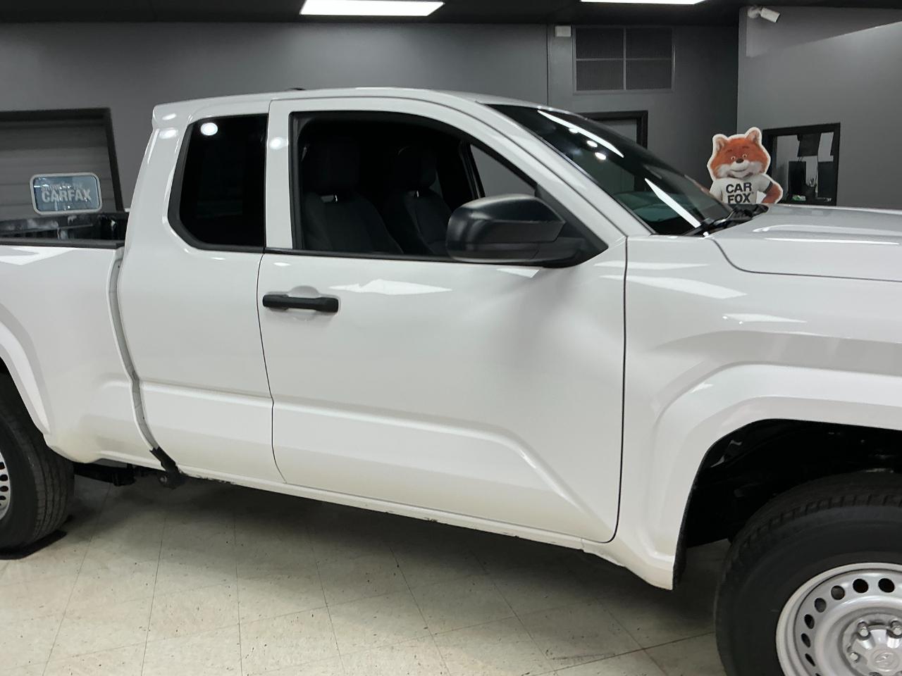 Toyota Tacoma 2WD SR XtraCab 6' Bed AT (Natl) 2024