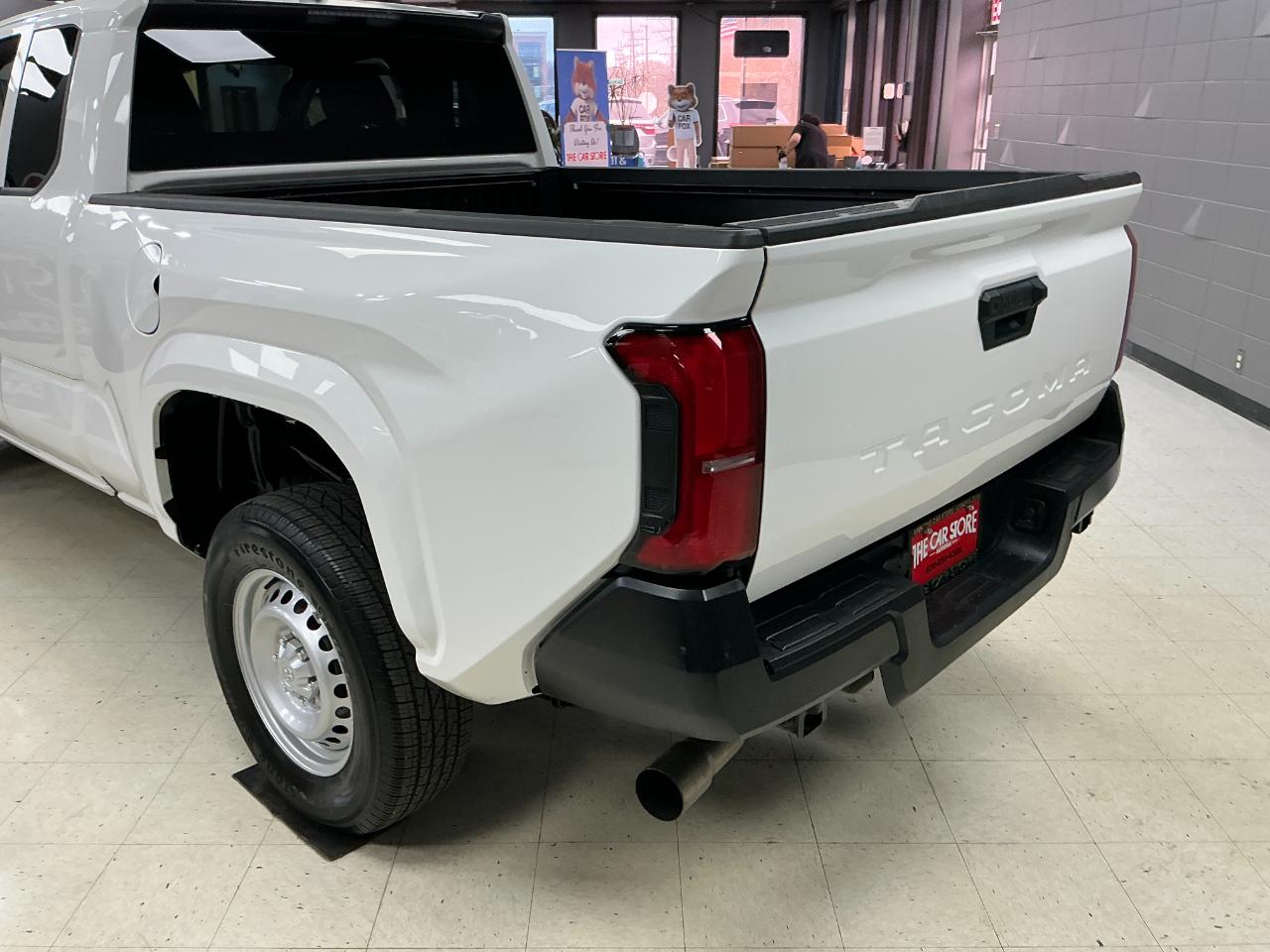 Toyota Tacoma 2WD SR XtraCab 6' Bed AT (Natl) 2024