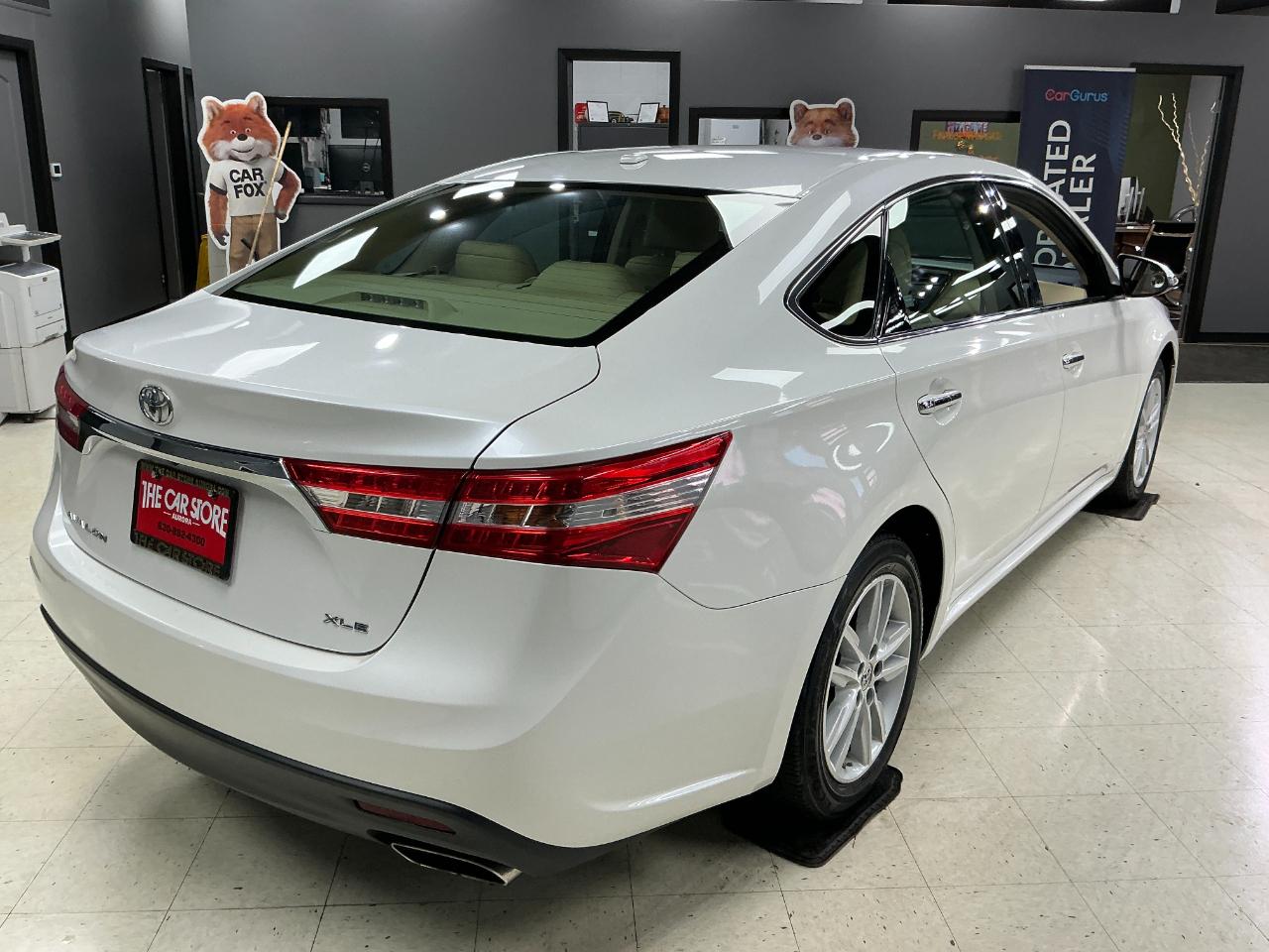 Toyota Avalon 4dr Sdn XLE Touring (Natl) 2015
