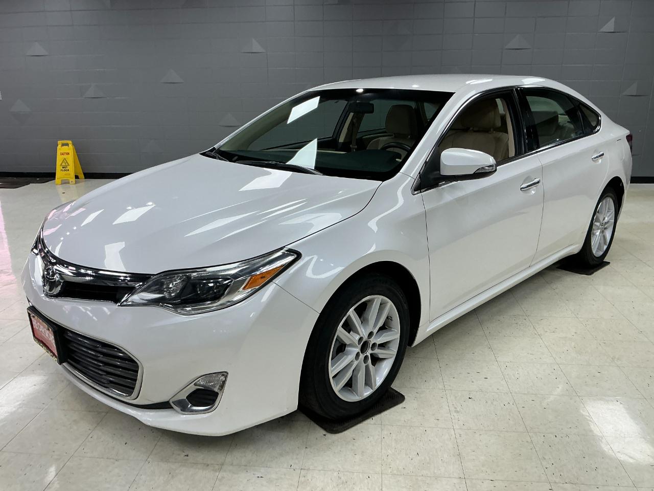 Toyota Avalon 4dr Sdn XLE Touring (Natl) 2015