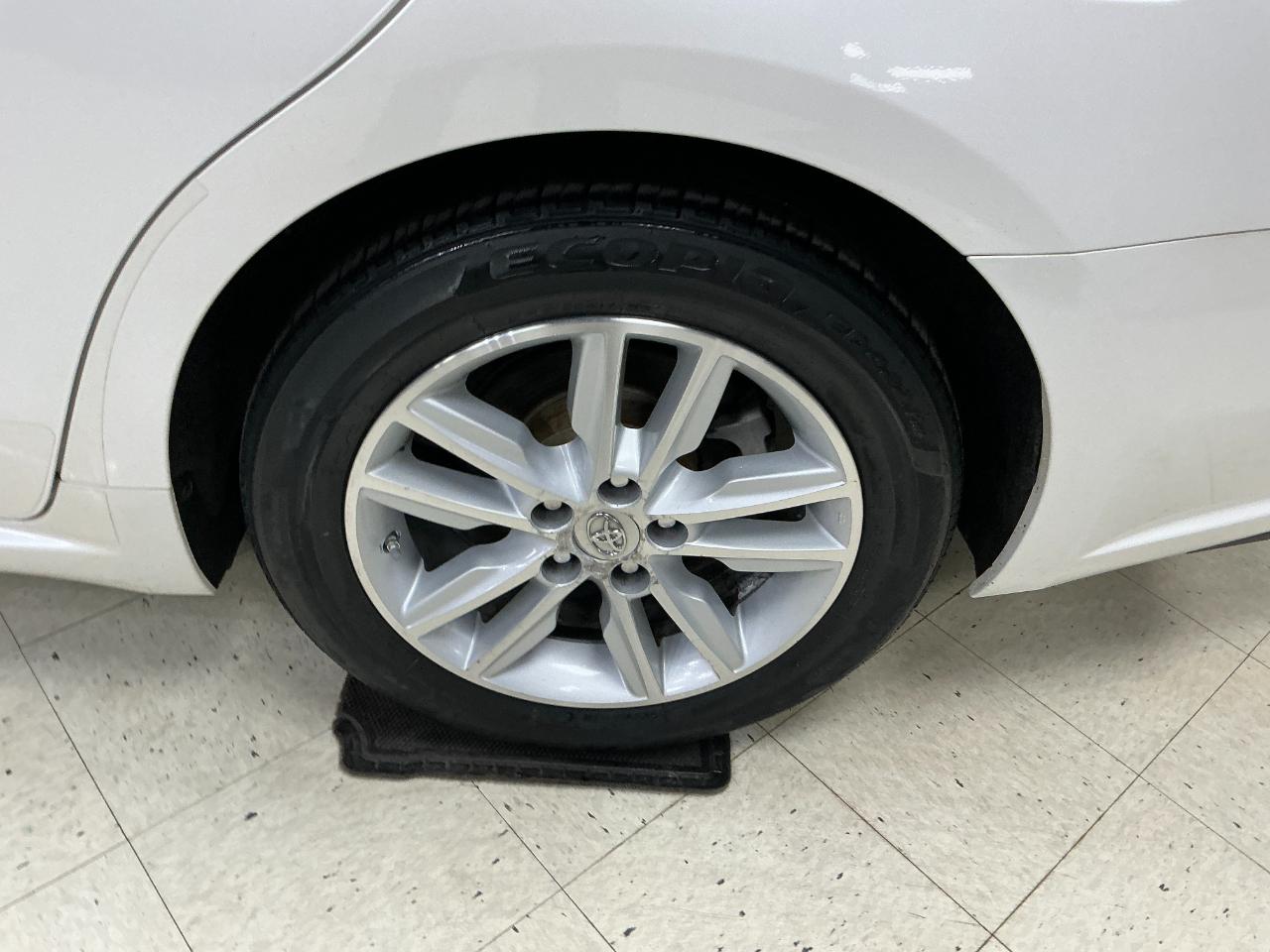 Toyota Avalon 4dr Sdn XLE Touring (Natl) 2015