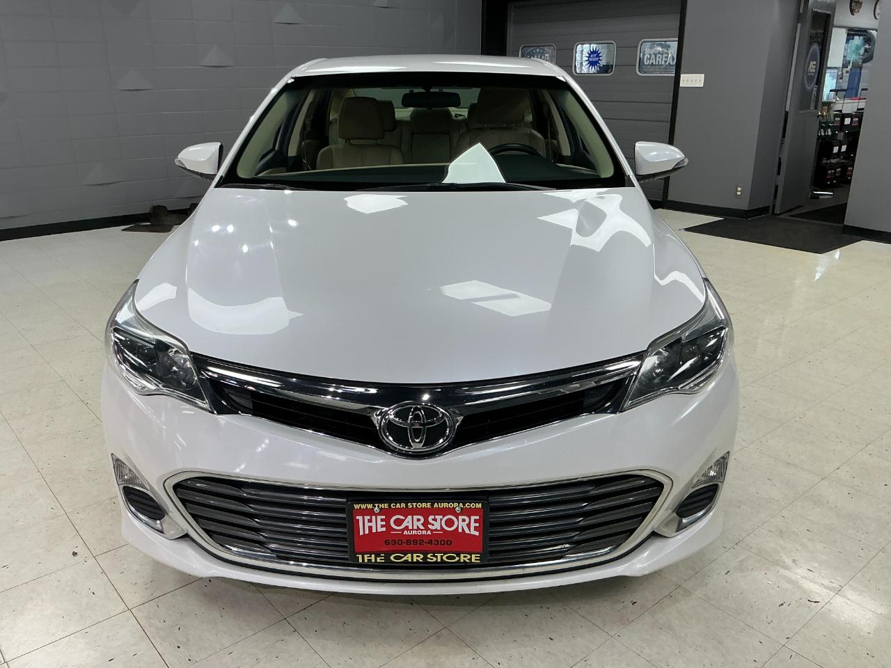 Toyota Avalon 4dr Sdn XLE Touring (Natl) 2015