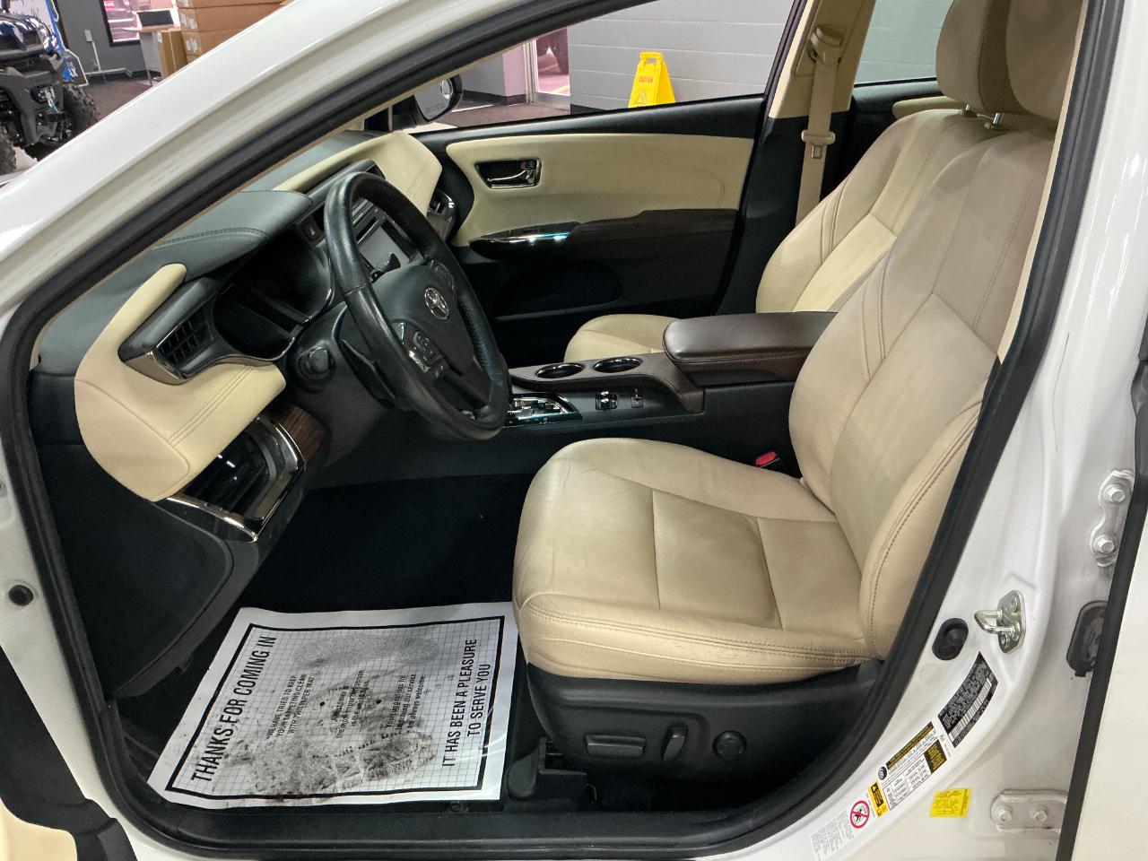 Toyota Avalon 4dr Sdn XLE Touring (Natl) 2015