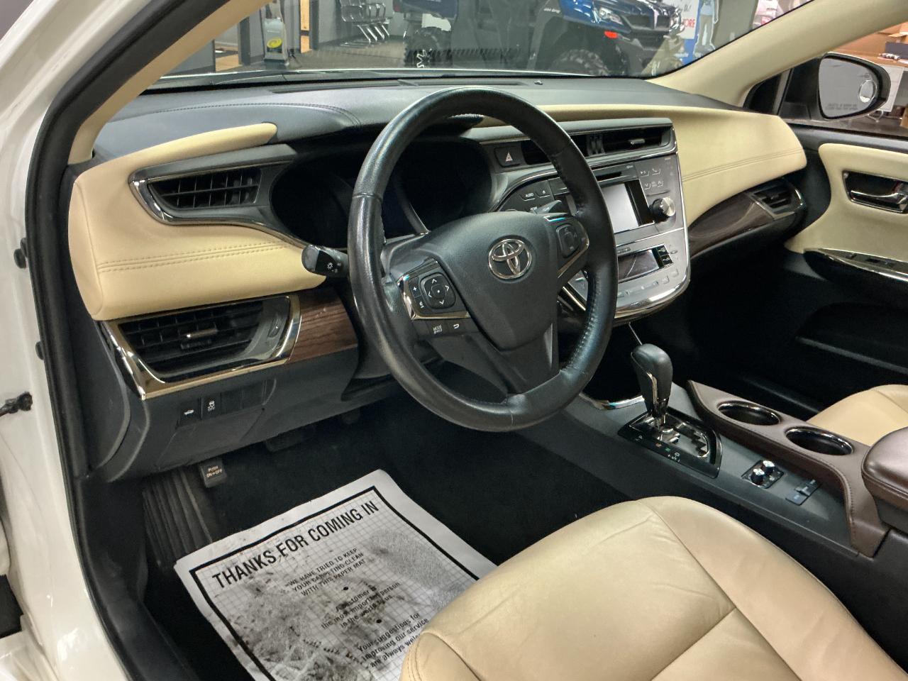 Toyota Avalon 4dr Sdn XLE Touring (Natl) 2015