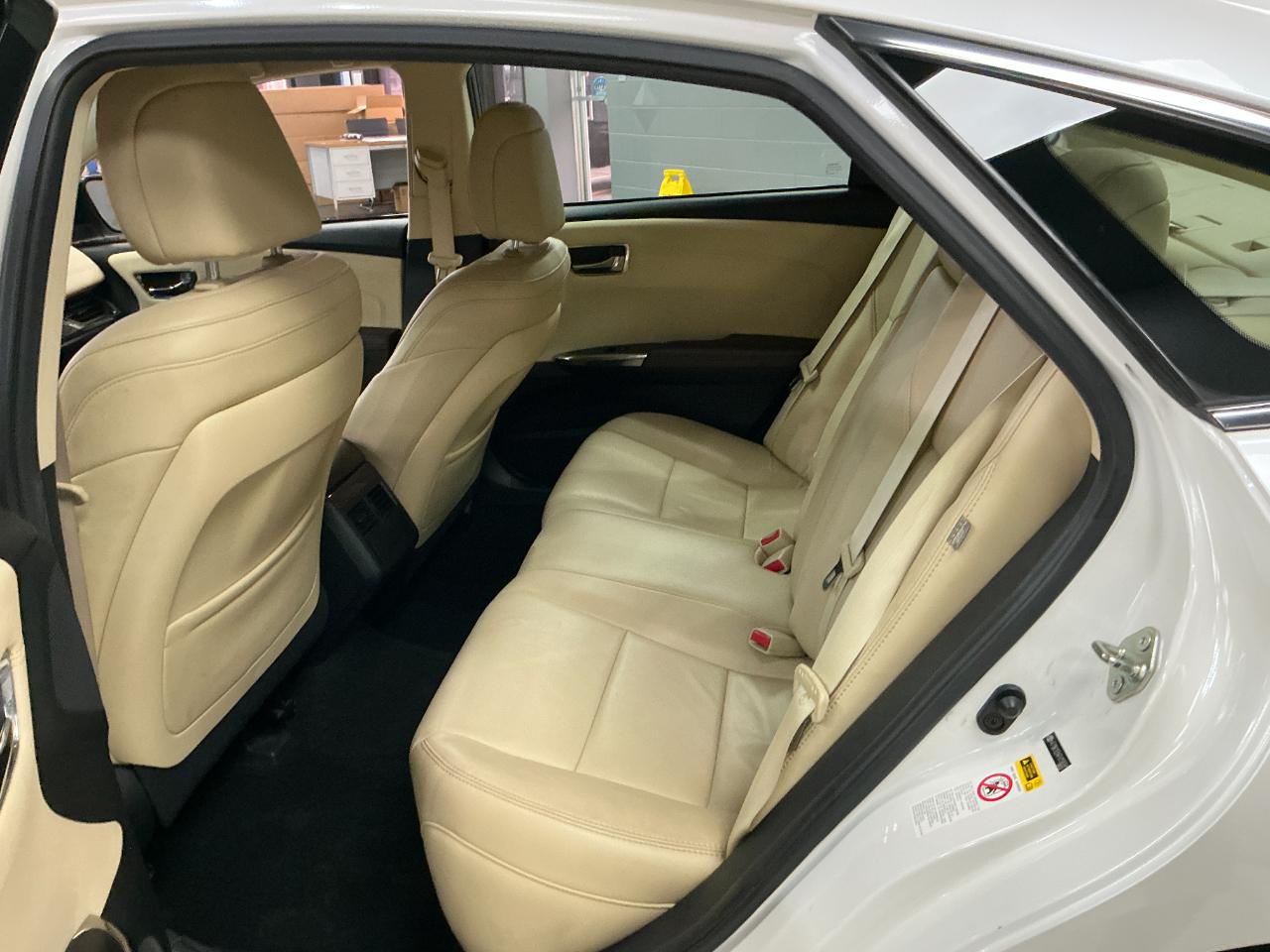 Toyota Avalon 4dr Sdn XLE Touring (Natl) 2015