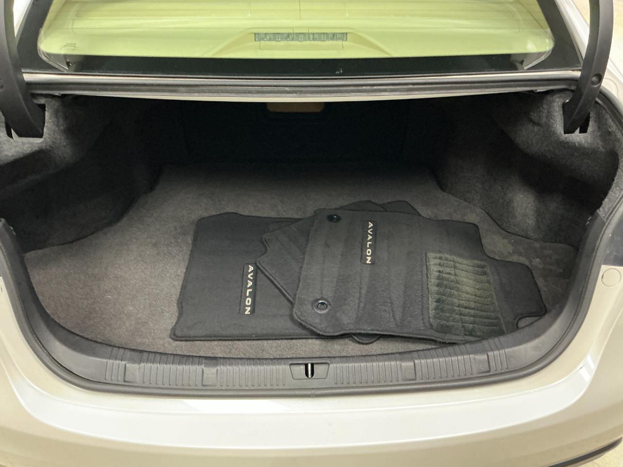 Toyota Avalon 4dr Sdn XLE Touring (Natl) 2015