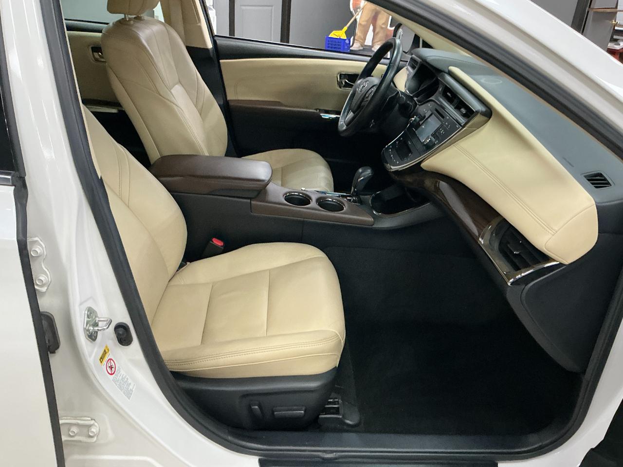 Toyota Avalon 4dr Sdn XLE Touring (Natl) 2015