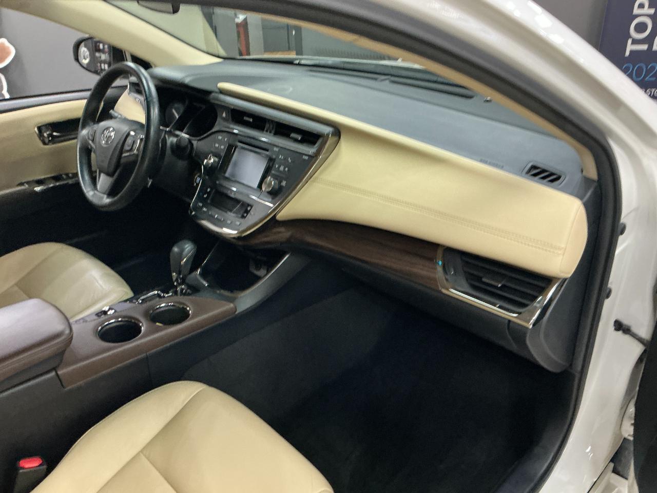 Toyota Avalon 4dr Sdn XLE Touring (Natl) 2015