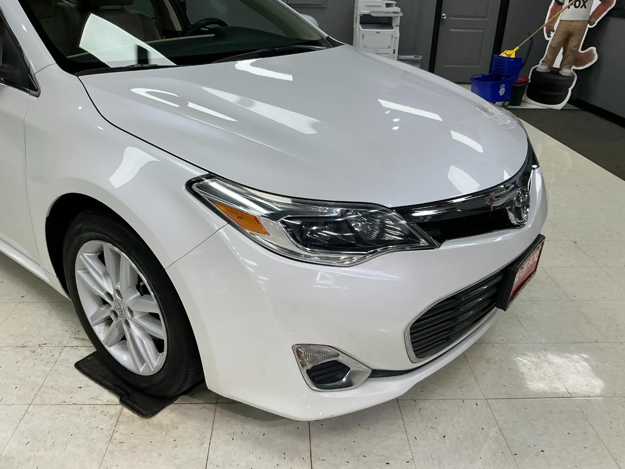 Toyota Avalon 4dr Sdn XLE Touring (Natl) 2015