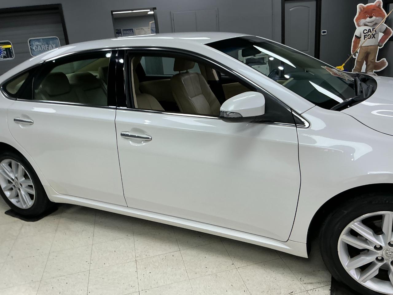 Toyota Avalon 4dr Sdn XLE Touring (Natl) 2015