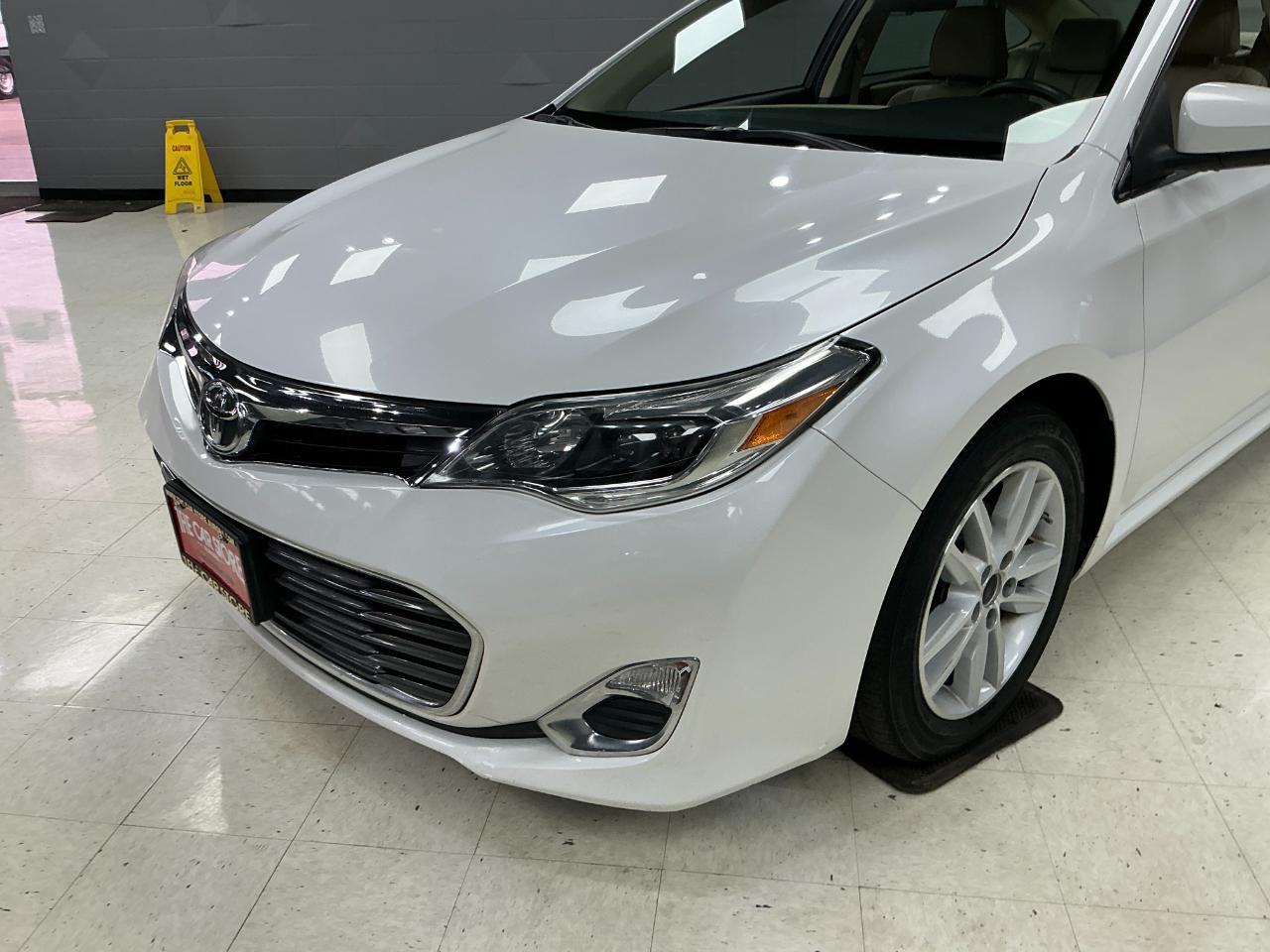 Toyota Avalon 4dr Sdn XLE Touring (Natl) 2015