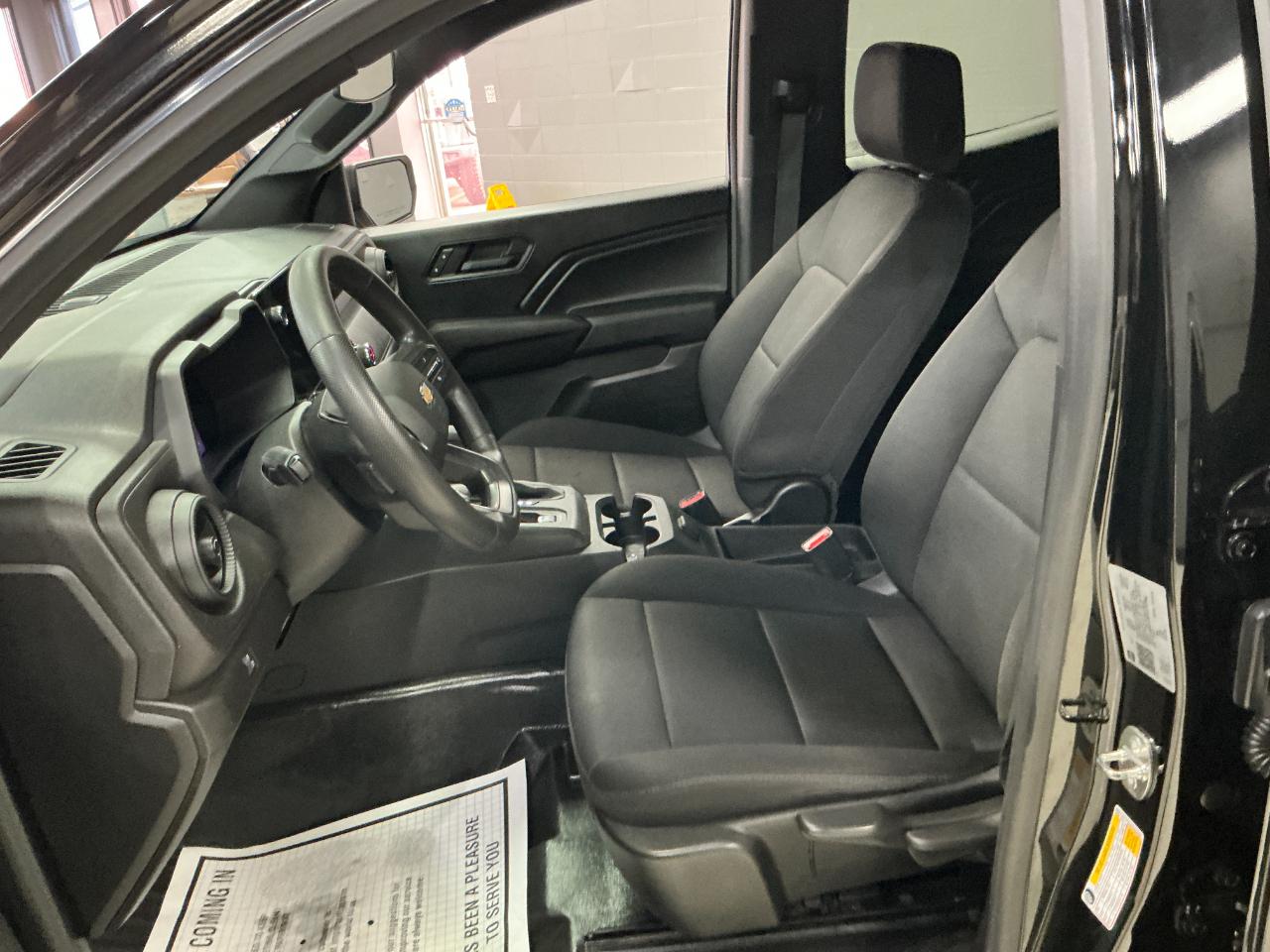 Chevrolet Colorado 2WD Crew Cab WT 2023