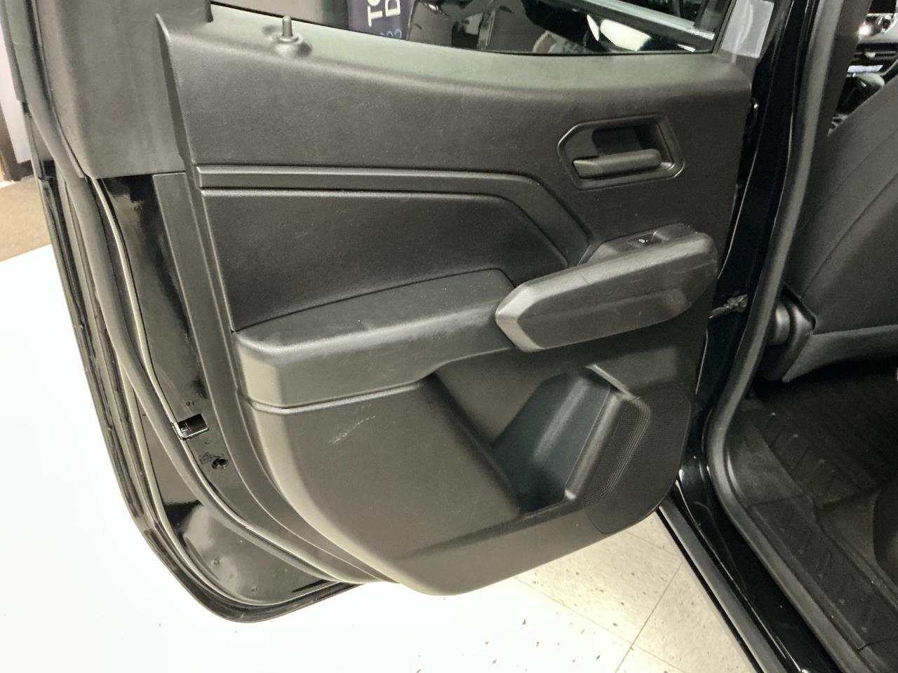 Chevrolet Colorado 2WD Crew Cab WT 2023