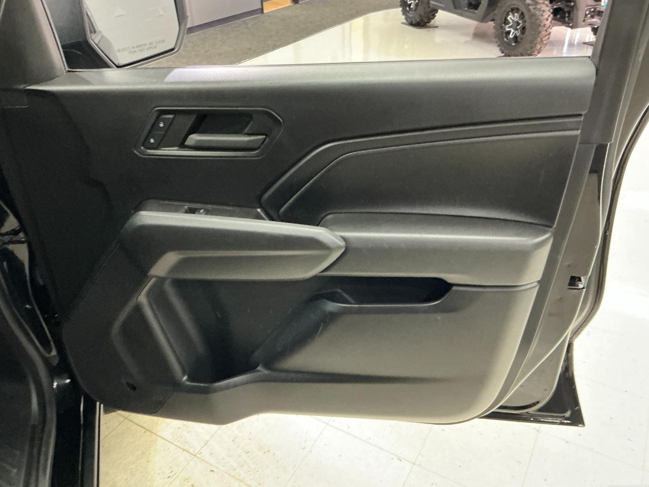 Chevrolet Colorado 2WD Crew Cab WT 2023